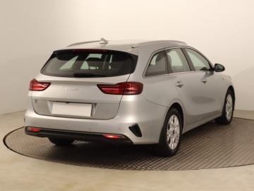 Kia Ceed III Kombi Facelifting 1.5 T-GDI 160KM 2023 Kia Ceed 1.5 T-GDI, Salon Polska, 1. Właściciel, zdjęcie 4