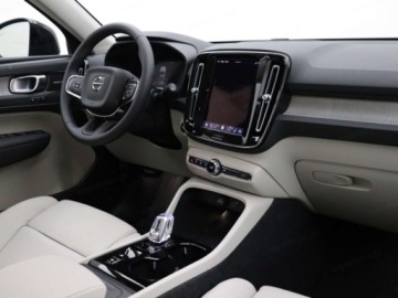 Volvo XC40 2026 VOLVO XC40 B3 Ultra Dark Suv 2.0 (177KM) 2026, zdjęcie 19