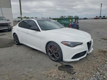 Alfa Romeo Giulia II Sedan Facelifting 2.0 Turbo 280KM 2023 Alfa Romeo Giulia Ti 2023 2.0 Benzyna 280KM, zdjęcie 4