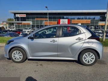 Toyota Yaris IV Hatchback 1.5 Dynamic Force 125KM 2022 Toyota Yaris 1.5 benzyna 125 KM 2022r wersja Comfort, zdjęcie 1