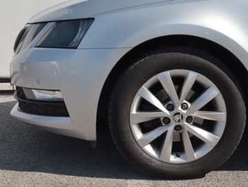 Skoda Octavia III Kombi Facelifting 1.6 TDI 115KM 2018 Skoda Octavia 1.6 TDI, Salon Polska, Klima, zdjęcie 14