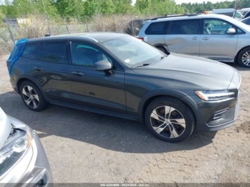 Volvo 2021 Volvo V60 Cross Country V60 awd 2.0 Benzyna 250KM, zdjęcie 3
