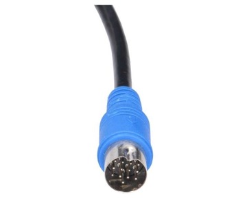 10-дюймовый монитор с четырьмя камерами и кабелями в комплекте.