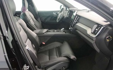 Volvo XC60 II Crossover Facelifting 2.0 B5 250KM 2025 Volvo XC 60 Volvo XC 60 B5 B AWD Ultra Black Edition 2.0 Hybryda 250KM, zdjęcie 12