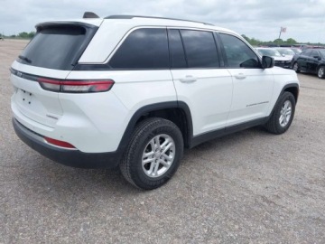 Jeep Grand Cherokee V 2023 Jeep Grand Cherokee 2023 JEEP GRAND CHEROKEE LAREDO 4X2 3.6 Benzyna 293KM, zdjęcie 7