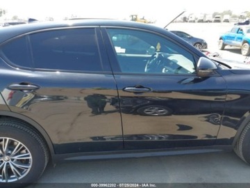 Alfa Romeo Stelvio 2023 Alfa Romeo Stelvio Sprint rwd, 2023r., 2.0L 2.0 Benzyna 280KM, zdjęcie 6