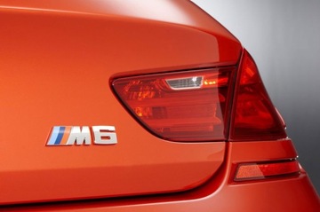 BMW M6 F06 E64 E63 F12 F13 ZNAK MALÉ NÁPIS ZNAKY CHRÓM NA KRYT ZADNÍ