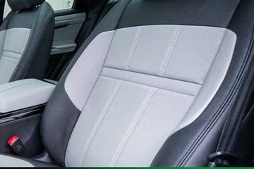 Land Rover Range Rover Evoque II SUV 2.0 Si4 200KM 2023 Land Rover Range Rover Evoque R-Dynamic SE Suv 2.0 P200 (200KM) 2023, zdjęcie 7