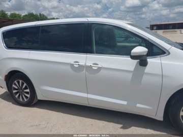 Chrysler Pacifica II 2023 Chrysler Pacifica Hybrid Touring L, 2023r., 3.6L 3.6 Hybryda Plug-in 260KM, zdjęcie 4