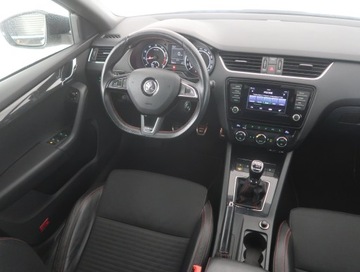 Skoda Octavia III RS 2.0 TSI 220KM 2014 Skoda Octavia RS 2.0 TSI, Skóra, Xenon, Bi-Xenon, zdjęcie 6