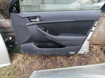 boczek drzwi przedni prawy toyota avensis II t25