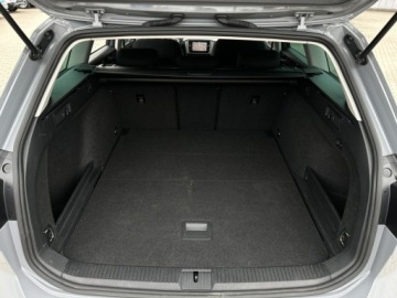 Volkswagen Passat B8 Variant Facelifting 2.0 TDI SCR 150KM 2022 Volkswagen Passat Variant APP | LED | Kamera Cofan, zdjęcie 25