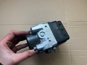 toyota rav 4 06-12r pompa abs 44510-42100