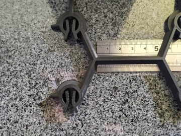 Стремена для столбов забора с прорезями