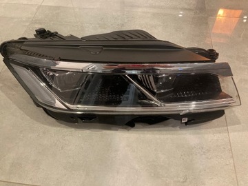 VW TOUAREG III 2021rok PRAWA LAMPA 761941774 chrom
