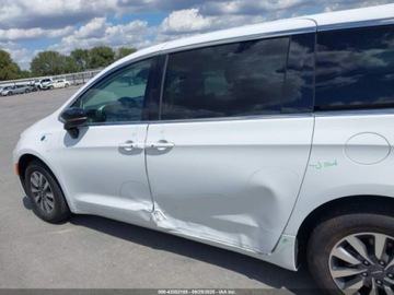 Chrysler Pacifica II 3.6 V6 Hybrid 264KM 2024 Chrysler Pacifica 2024 Plug-In Hybrid 7-osobowa Import USA 90.400 km, zdjęcie 6