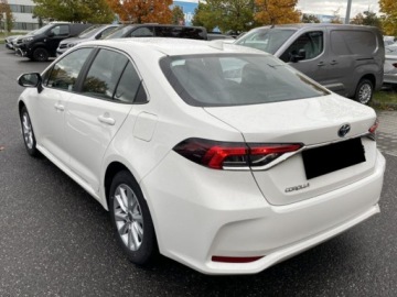 Toyota Corolla XII Sedan Facelifting 1.8 Hybrid 140KM 2025 Od ręki - Comfort 1.8 Hybrid 140KM | Tempomat adaptacyjny!, zdjęcie 2