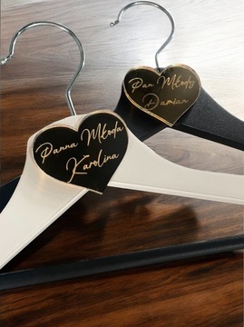 СВАДЕБНЫЕ ВЕШАЛКИ НЕВЕСТА ЖЕНИХ ЗОЛОТАЯ НАДПИСЬ + ИМЕНА В СЕРДЦЕ