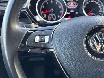 Volkswagen Touran III 1.5 TSI EVO 150KM 2019 Volkswagen Touran TSI 150KM Highline 7 os. R-Line Exterieur LED Nawiga, zdjęcie 15