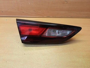 LAMPA LEWA TYLNA W KLAPIE OPEL ASTRA K 39032992 UK