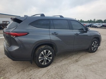 Toyota Highlander III 2023 Toyota Highlander L od ubezpieczyciela, male uszkodzenia 2.4 Benzyna 265KM, zdjęcie 3