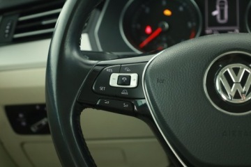 Volkswagen Passat B8 Variant 2.0 TDI BlueMotion SCR 150KM 2016 VW Passat 2.0 TDI, Automat, Navi, Klima, zdjęcie 13