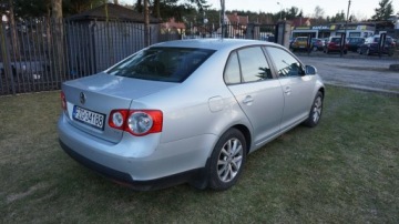 Volkswagen Jetta V 1.4 TSI 122KM 2010 Volkswagen Jetta zarejestrowany, ubezpieczony., zdjęcie 4