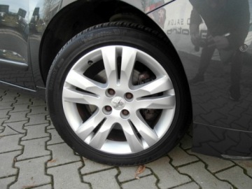 Peugeot 5008 I Minivan 2.0 HDi FAP 150KM 2011 Peugeot 5008 Allure Nawigacja Panorama Dach Head-Up 2.0 Diesel 150KM, zdjęcie 33