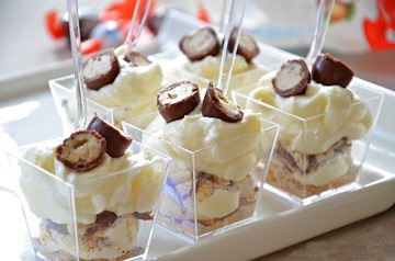 Контейнеры Контейнеры, стаканчики-пирамиды для закусок и десертов, 50 шт.