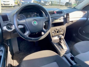 Skoda Octavia II Kombi 2.0 TDI CR DPF 140KM 2008 Skoda Octavia Automat 2.0 Diesel 140KM, zdjęcie 15