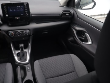 Toyota Yaris IV Hatchback 1.5 Dynamic Force 125KM 2023 Toyota Yaris 1.5 VVT-i, Salon Polska, zdjęcie 7