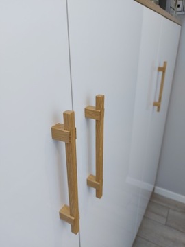 Ручка мебельная дубовая деревянная. Рейлинг, длина: 230 мм.