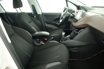 Peugeot 208 I Hatchback 5d 1.4 HDI 68KM 2013 Peugeot 208 1.4 HDI, Navi, Klima, Klimatronic, zdjęcie 6