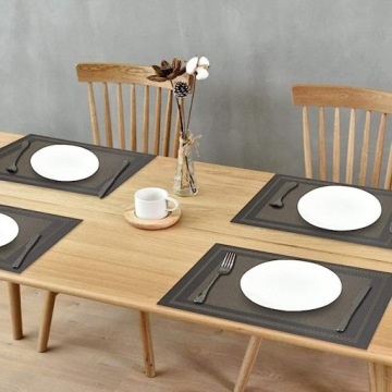 НАБОР СТОЙКИХ КОВРИКОВ ДЛЯ НАСТОЛЬНИКА ИЗ 4 ШТ., ЧЕРНЫЙ