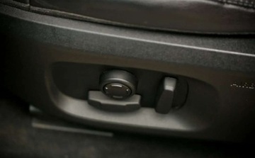 Land Rover Range Rover Evoque I SUV 5d Facelifting 2.0 Si4 240KM 2018 Land Rover Range Rover Evoque Land Rover Range Rover Evoque 2.0Si4 SE 2.0, zdjęcie 29