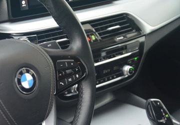 BMW Seria 5 G30-G31 Limuzyna Facelifting 2.0 520d 190KM 2022 BMW Seria 5 BMW 520d xDrive Sedan Dealer BMW Bonkowscy Szczecin Komis, zdjęcie 10