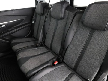 Peugeot 5008 II Crossover 1.6 BlueHDI 120KM 2017 Peugeot 3008 7os. Automat, zdjęcie 16