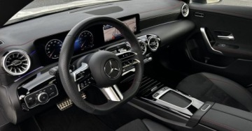 Mercedes CLA C118/X118 Coupe Facelifting 1.3 200 163KM 2024 Mercedes-Benz CLA Salon PL AMG 7G-DCT Panorama Kamera Multibeam LED BlindS, zdjęcie 9
