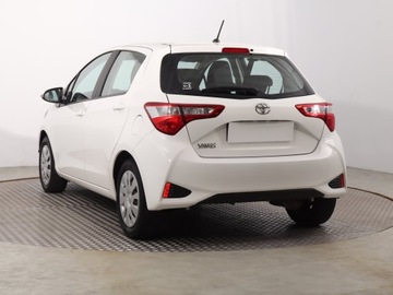 Toyota Yaris IV Hatchback 1.0 VVT-i 72KM 2021 Toyota Yaris 1.0 VVT-i, Salon Polska, zdjęcie 3