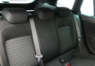 Opel Astra J GTC 1.4 Turbo ECOTEC 140KM 2016 Opel Astra Opel Astra 1.4 Turbo 1.4 Benzyna 140KM, zdjęcie 13