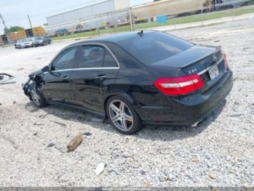 Mercedes Klasa E W212 2010 Mercedes-Benz Klasa E 63 AMG 2010 6.3l 6.3 Benzyna 518KM, zdjęcie 3