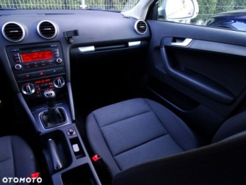 Audi A3 8P Hatchback 3d 1.9 TDI 105KM 2009 Audi A3 Sportback Audi A3 Sportback 1.9 Diesel 105KM, zdjęcie 33