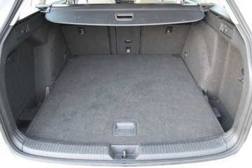 Volkswagen Golf VIII Variant 1.5 eTSI 150KM 2021 Volkswagen Golf Variant Variant 1.5TSI 150KM Pakiety LED ACC Podgrz.fotele, zdjęcie 33