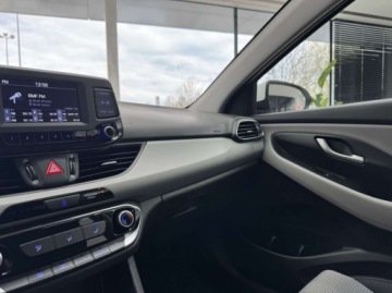 Hyundai i30 III Wagon 1.4 MPi 100KM 2019 Hyundai i30 Select Asystent hamowania Lane Assist Bluetooth FV23, zdjęcie 29