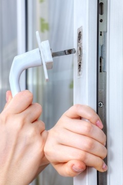 ДЕШЕВАЯ оконная ручка для окон ПВХ белая