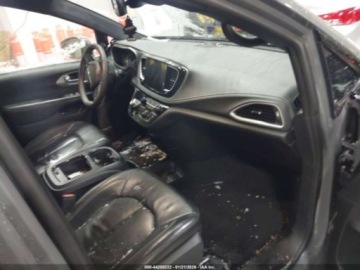 Chrysler Pacifica II 2022 Chrysler Pacifica Hybrid Touring L 2022 3.6 Hybryda 287KM, zdjęcie 9