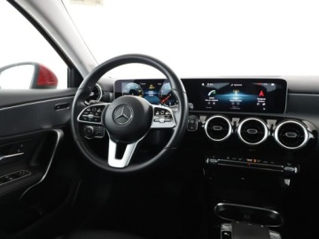 Mercedes Klasa A W177/V177 Hatchback 2.0 220 190KM 2019 Mercedes A 220 Progressive automat półskóra, zdjęcie 15