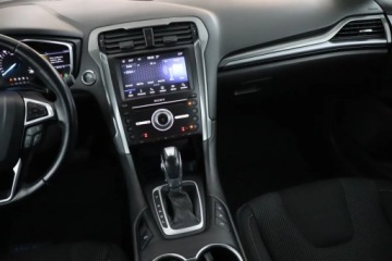 Ford Mondeo V Sedan Facelifting 2.0 Hybrid 187KM 2019 Ford Mondeo 2.0 Hybrid, Salon Polska, Serwis ASO, zdjęcie 7