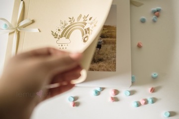 Бежевый традиционный альбом для наклеенных фотографий РАДУГА для детей. Фотосессия.