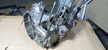 SUZUKI GSF 600 BANDIT CRANKERS КОРПУС БЛОКА ДВИГАТЕЛЯ ВЕРХНИЙ НИЖНИЙ ШАТАНТ